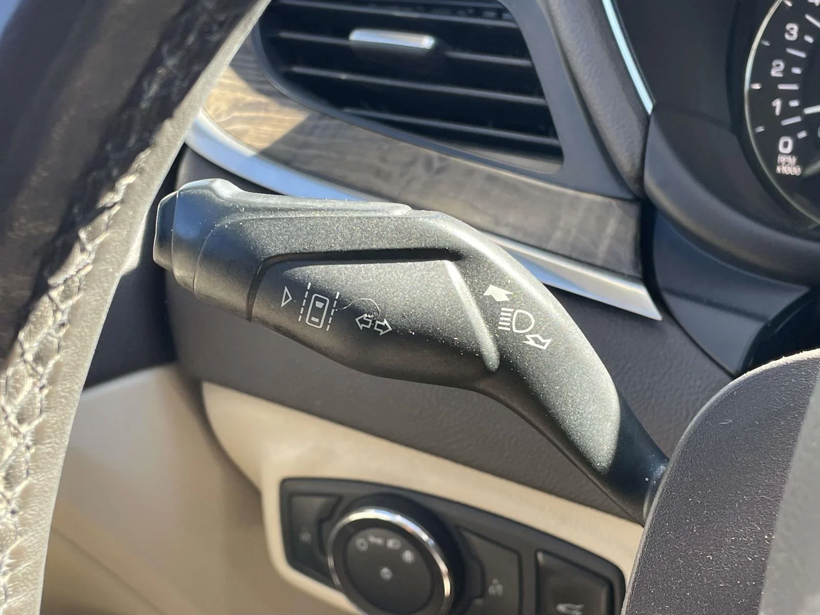 Used 2019 Iced Mocha Metallic Lincoln Reserve image 12
