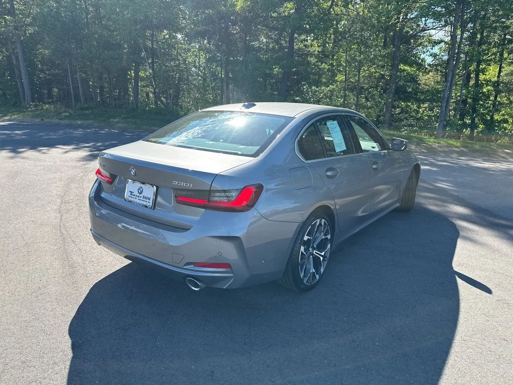 2026 BMW 3 Series 330i - Photo 7