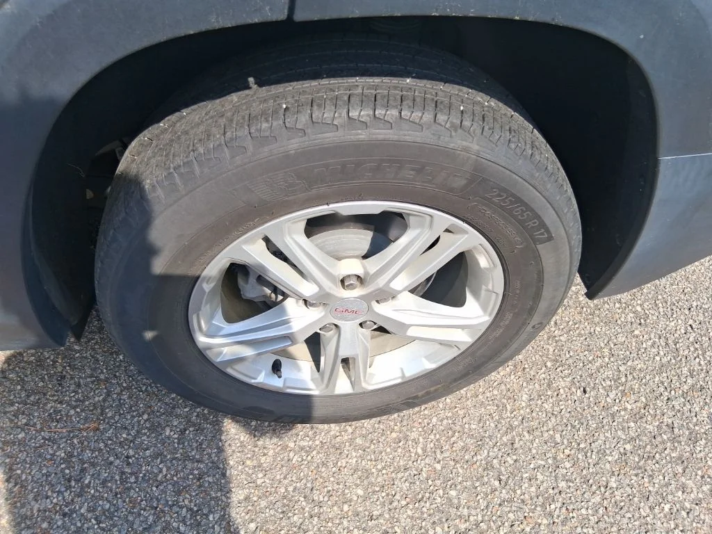 Used 2023 Silver GMC SLE image 11
