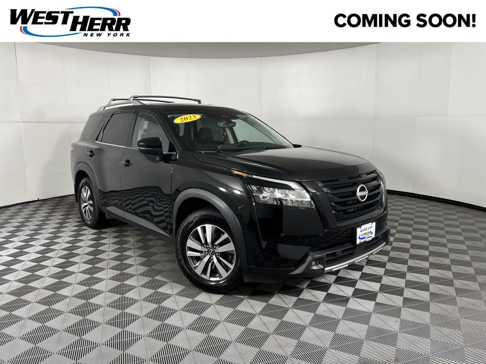 2023 Nissan Pathfinder SL