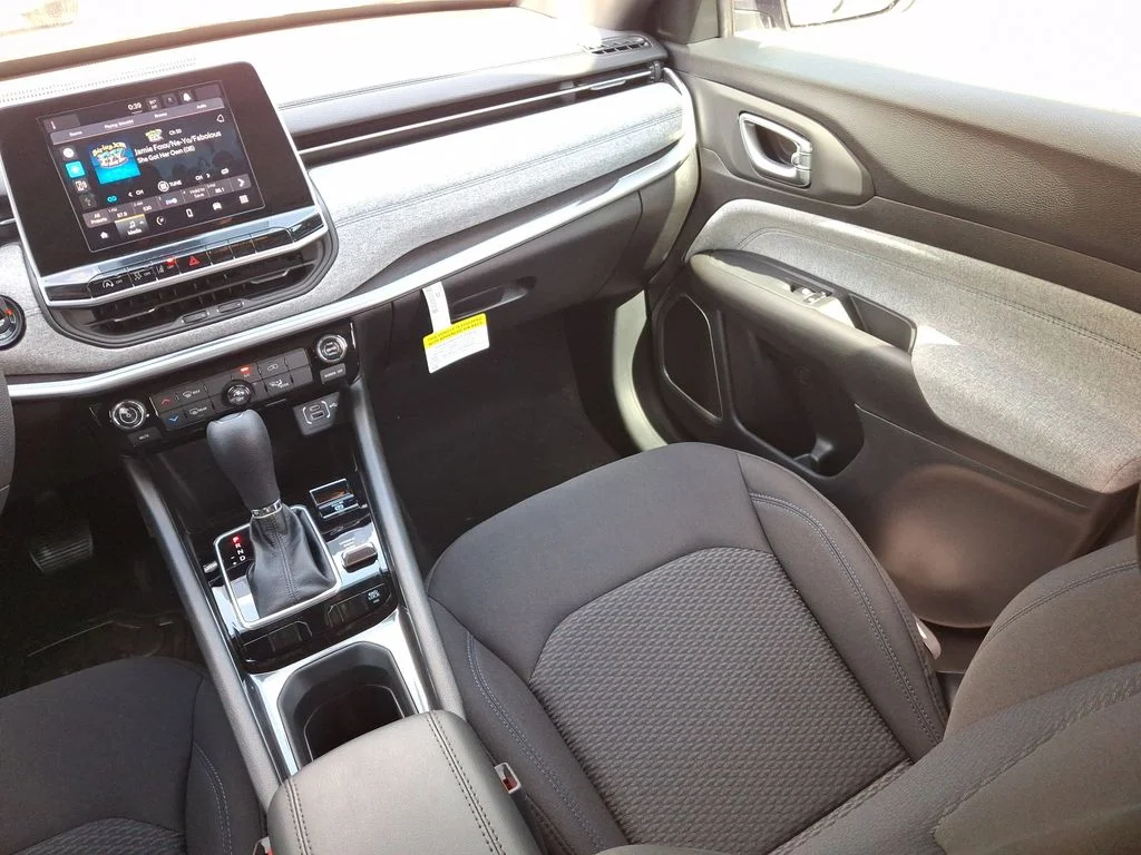 2025 Jeep Compass Sport - Photo 16