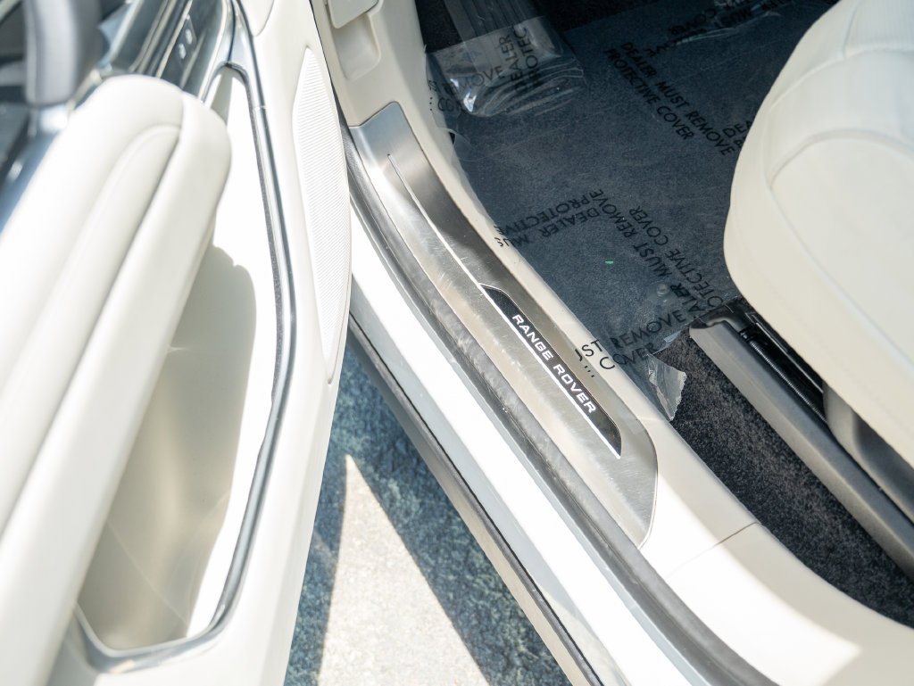 2025 Land Rover Range Rover SE - Photo 18