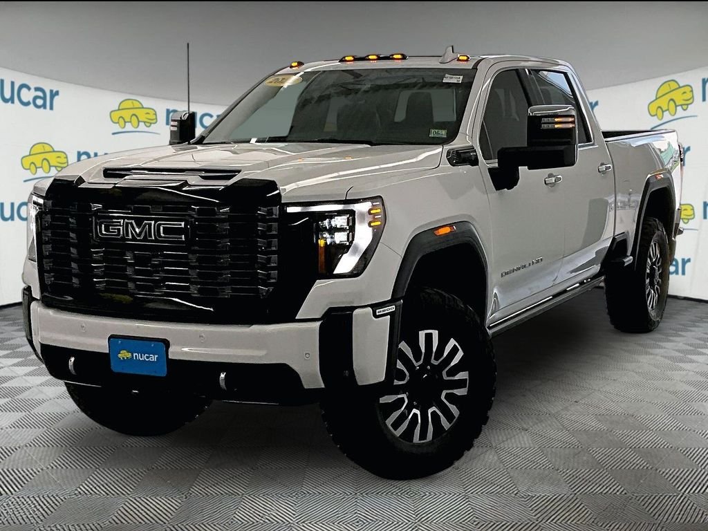 Used 2025 Summit White GMC Denali Ultimate image 3