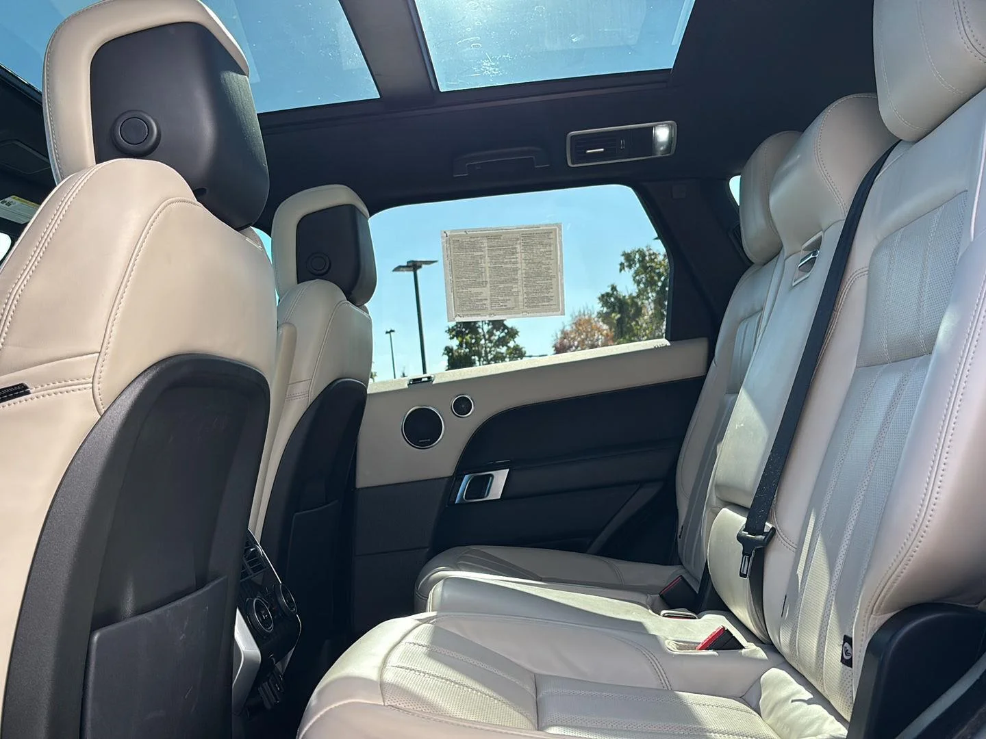Used 2021 Eiger Grey Land Rover HSE Silver Edition image 25