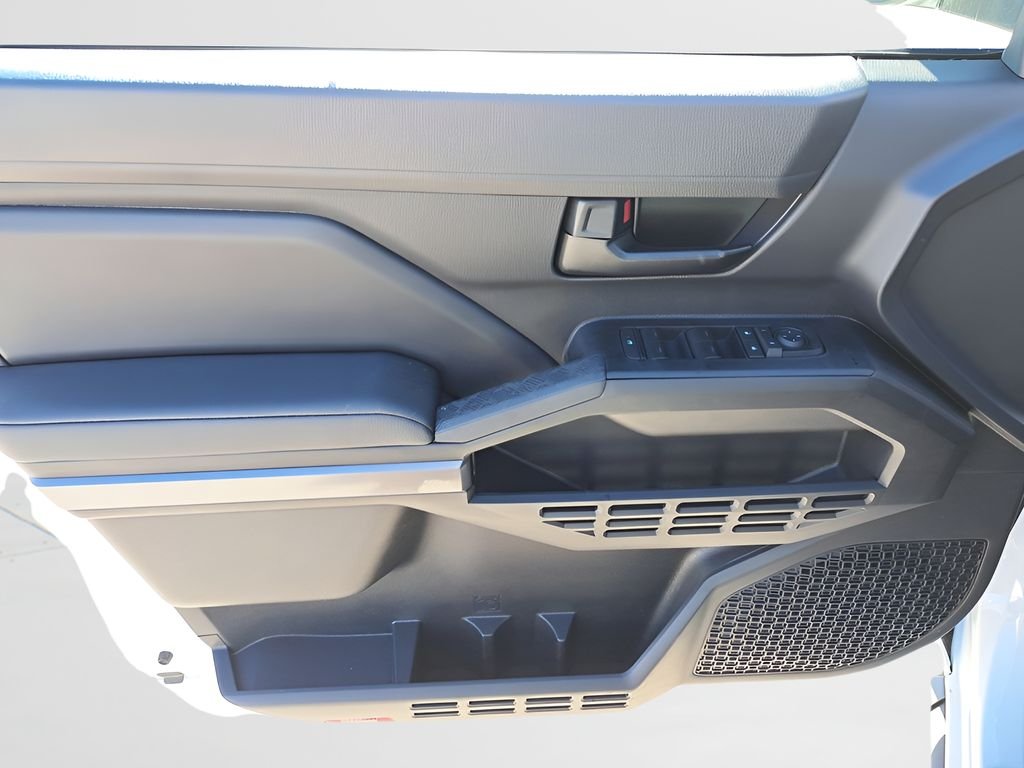 2026 Toyota Tacoma SR5 - Photo 13