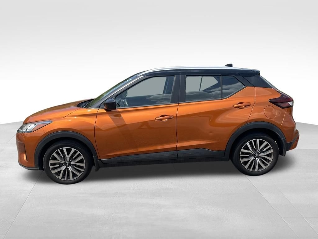 Used 2023 Orange Nissan SV image 5