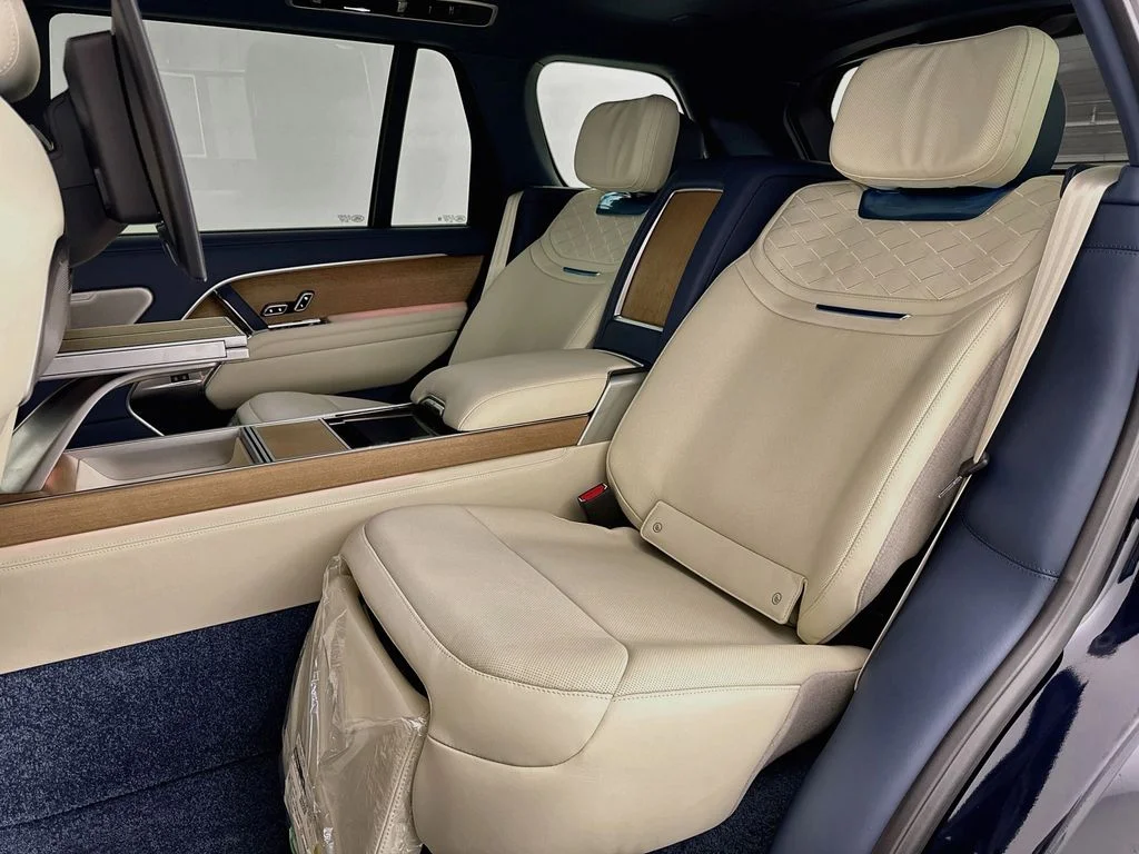 New 2026 Constellation Blue Ultra Metallic Gloss Land Rover SV image 25