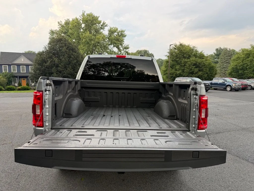 Used 2023 Silver Ford XLT image 21