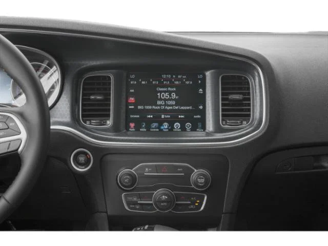 Used 2018 Silver Dodge SXT image 13