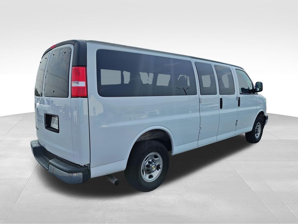 Used 2025 White Chevrolet LT image 5