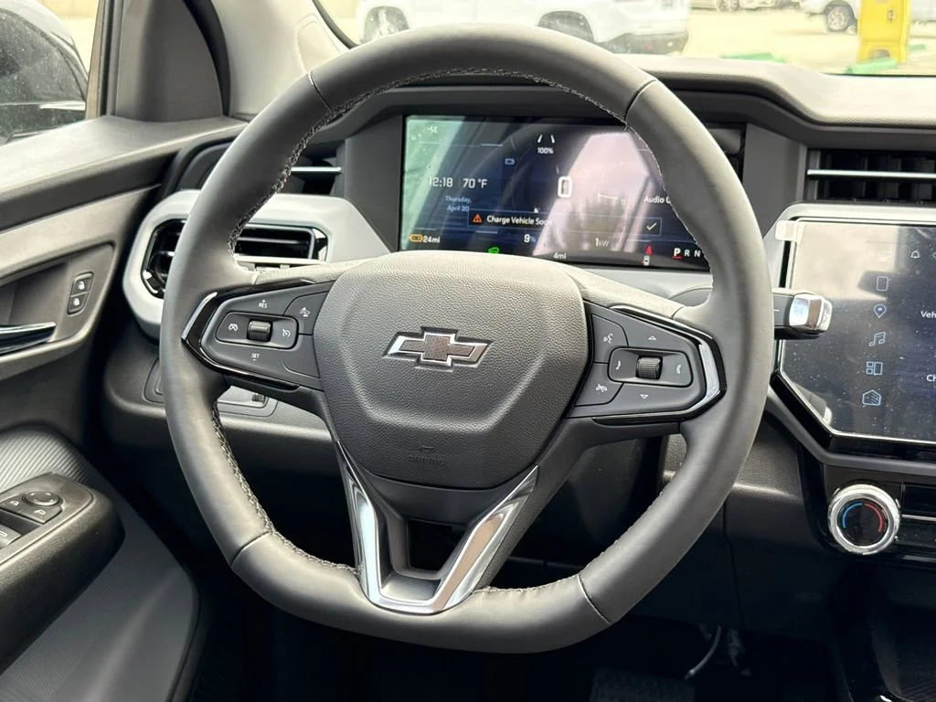 New 2027 Summit White Chevrolet LT image 15