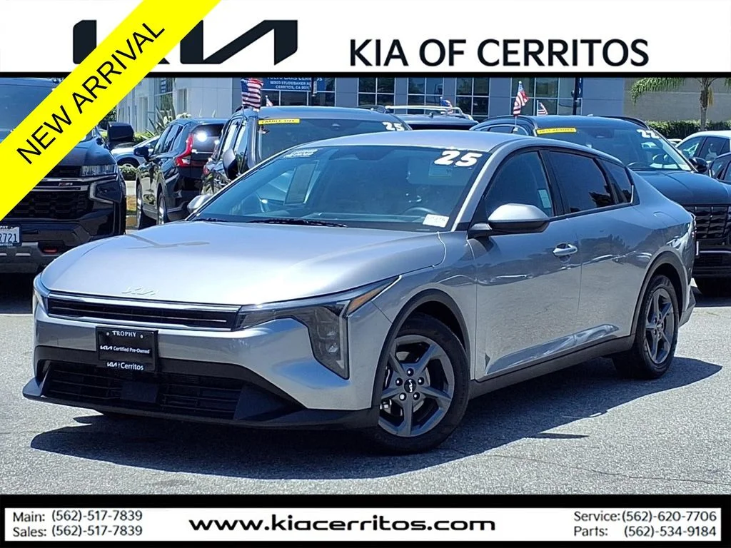 2025 Kia K4 LXS AT's photo