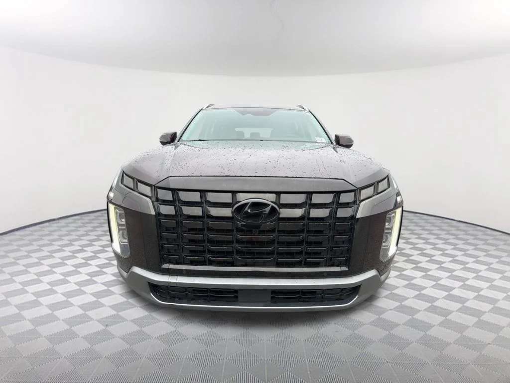 Used 2023 Red Hyundai SEL image 2