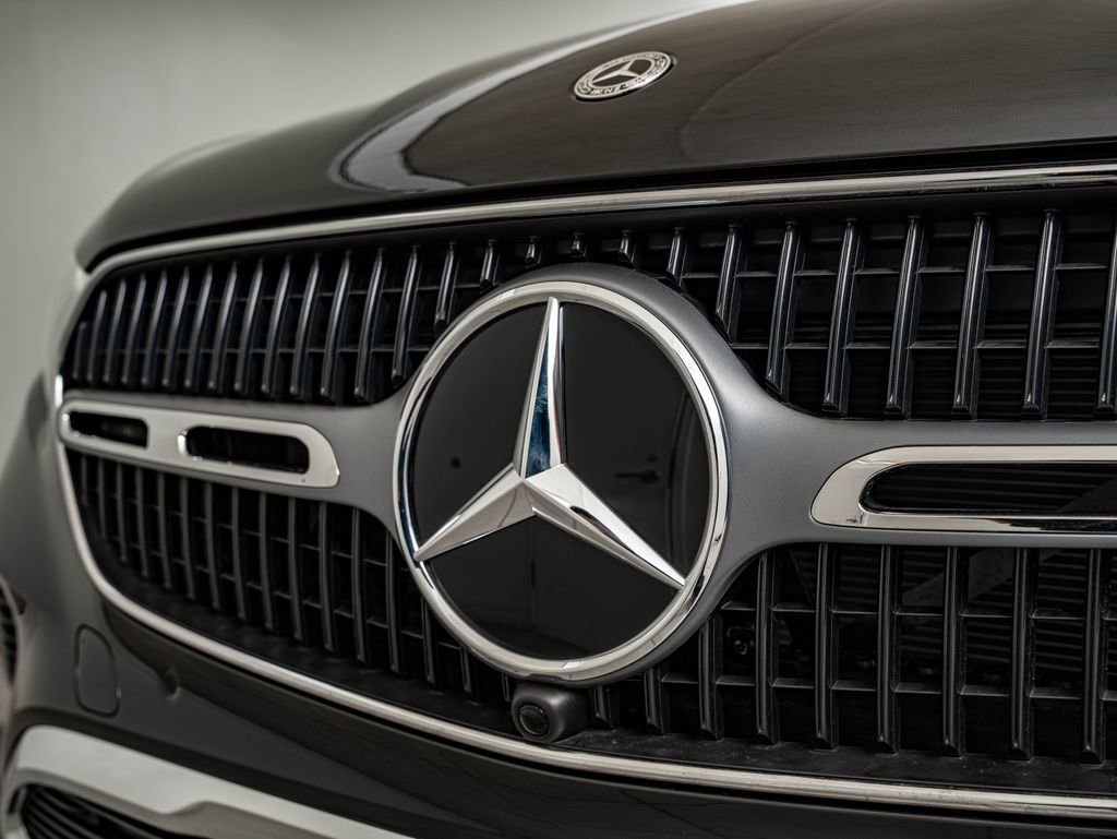 New 2026 Graphite Gray Metallic Mercedes-Benz GLC 300 image 12