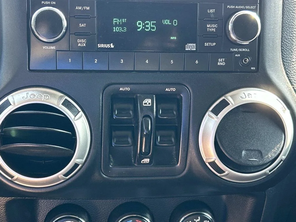 Used 2018 Black Jeep Unlimited Rubicon image 37