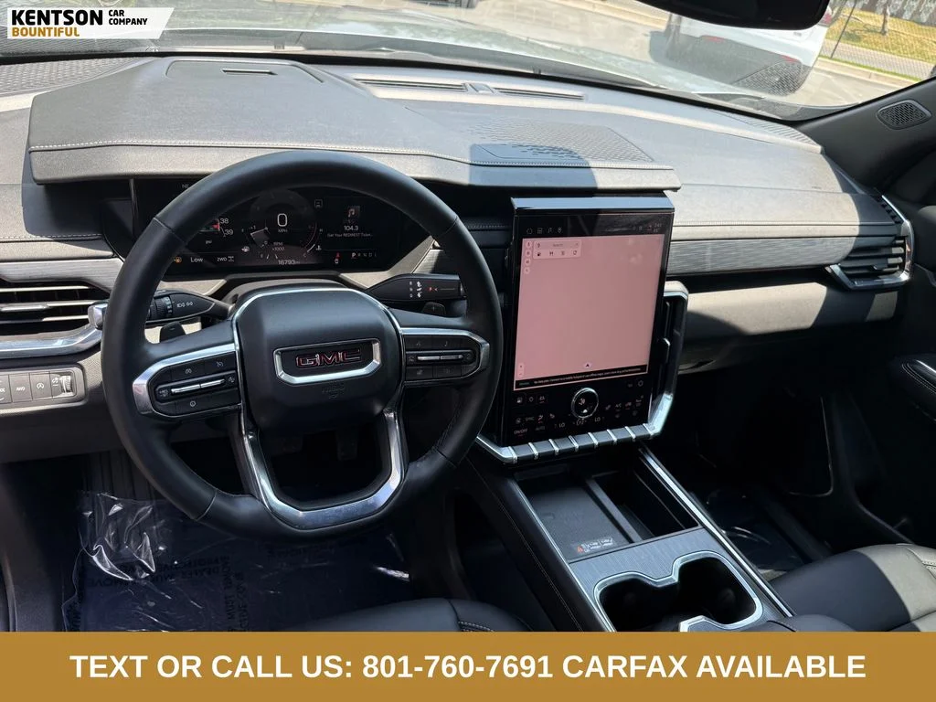Used 2025 Gray GMC Elevation image 29