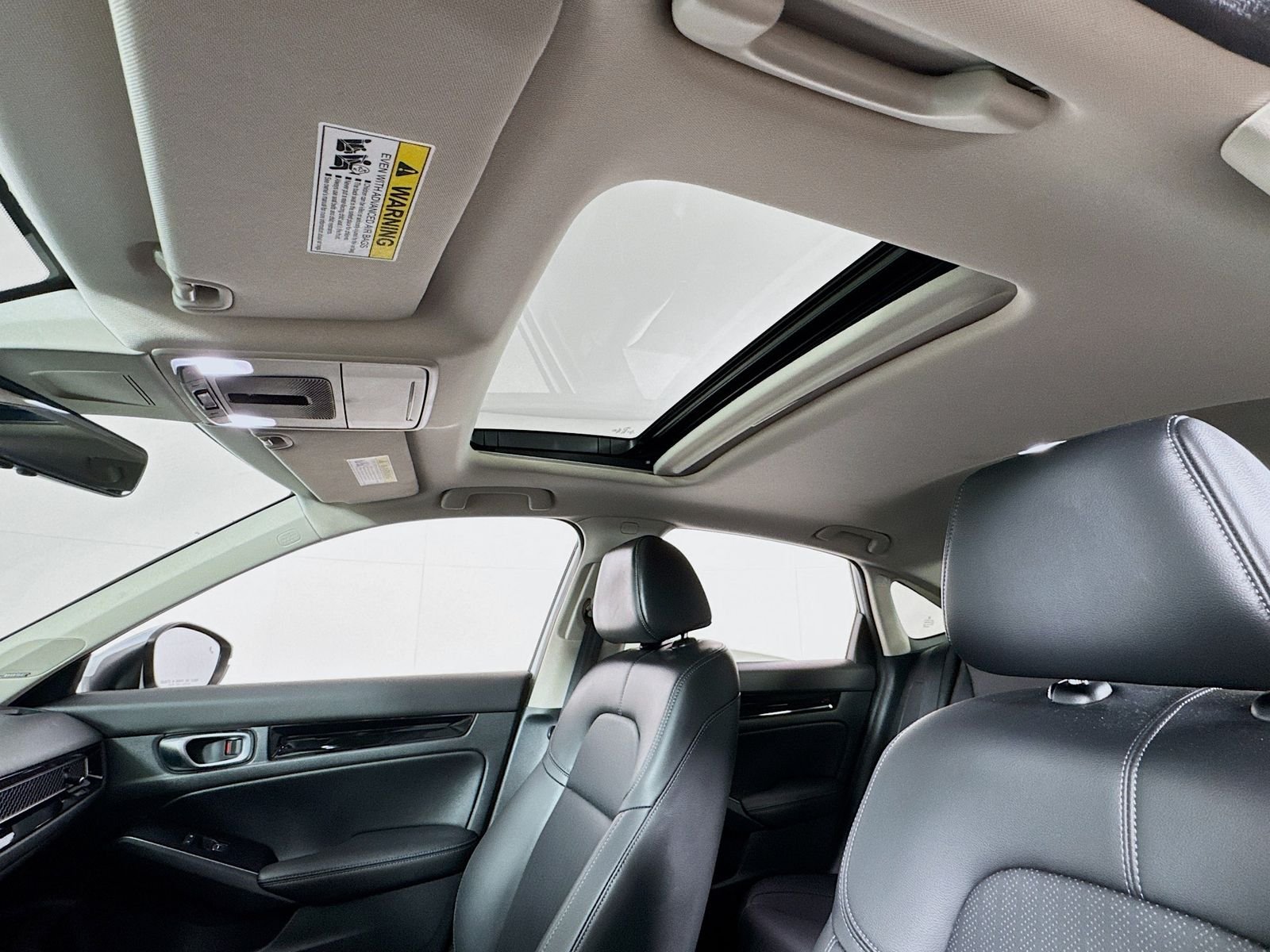 Used 2023 Morning Mist Metallic Honda Touring image 15
