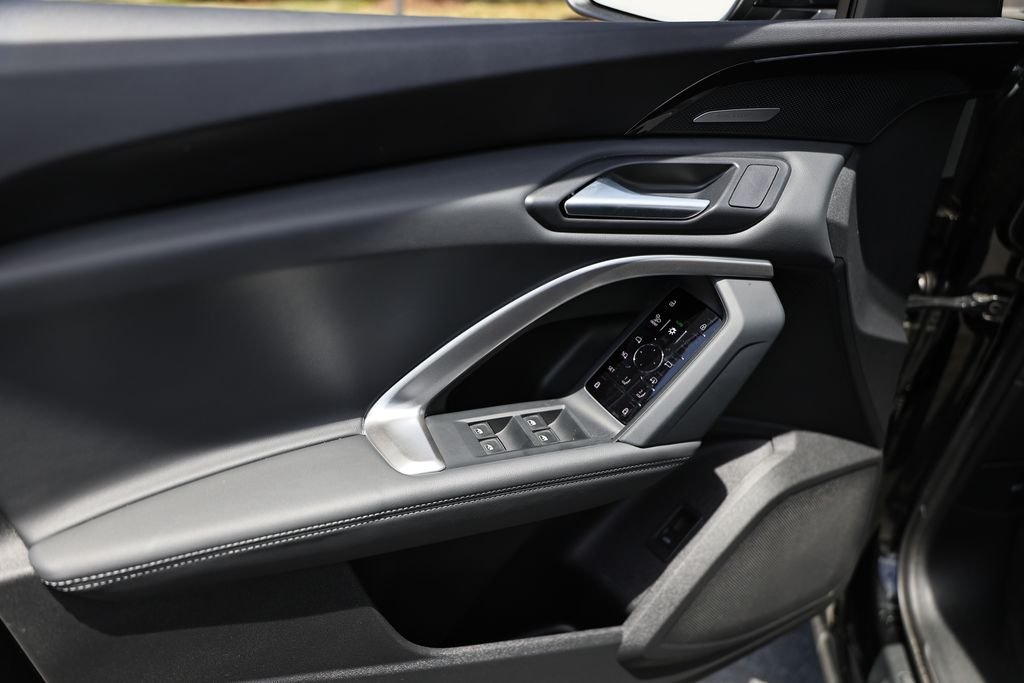 Used 2025 Mythos Black Metallic Audi 2.0T Premium Plus image 15