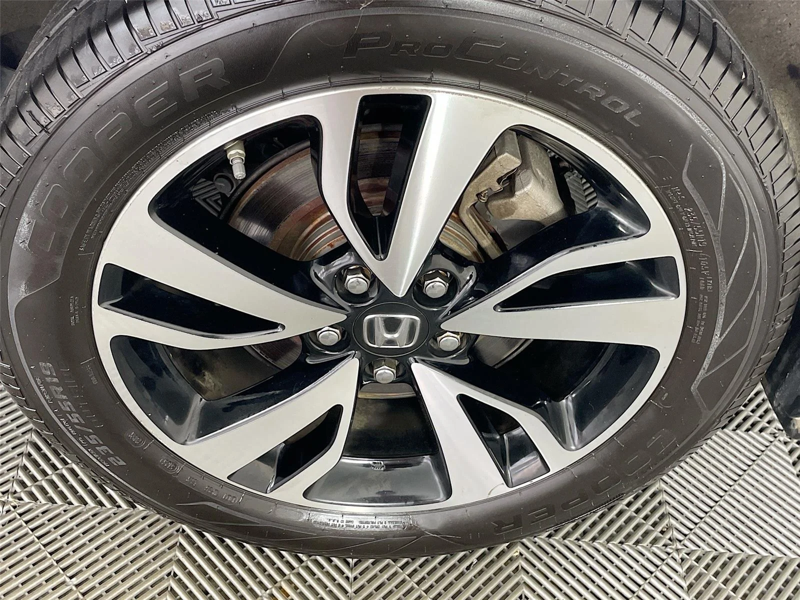 Used 2019 White Diamond Pearl Honda Elite image 37
