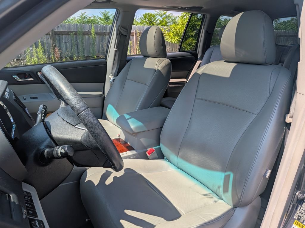 Used 2012 Gray Toyota Limited image 12