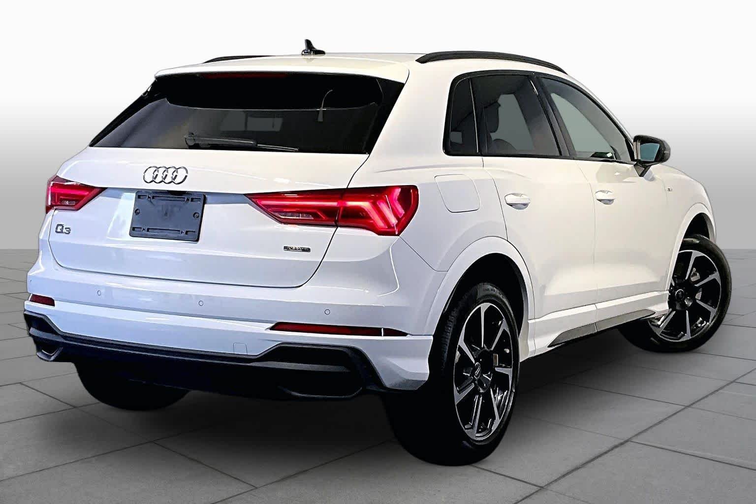 Used 2022 Glacier White Metallic Audi Technik image 13