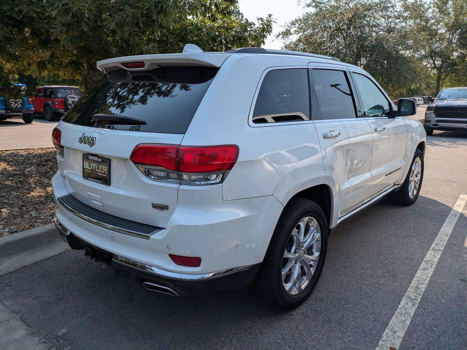 Used 2021 Ivory 3-Coat Jeep Summit image 4