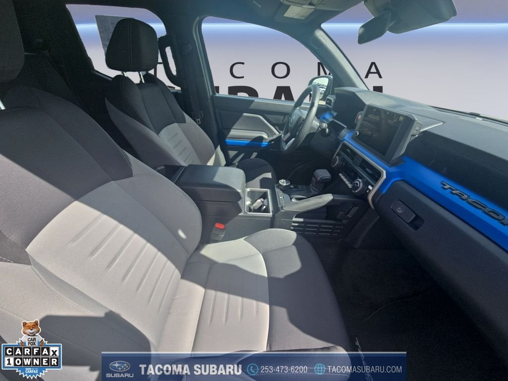 2025 Toyota Tacoma SR5 - Photo 17