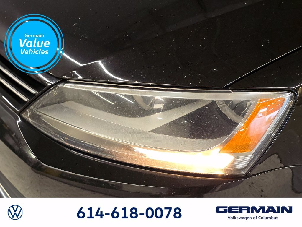 Used 2013 Black Volkswagen SEL image 13