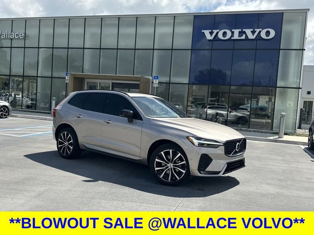 2024 Volvo XC60 B5 Ultimate Dark Theme