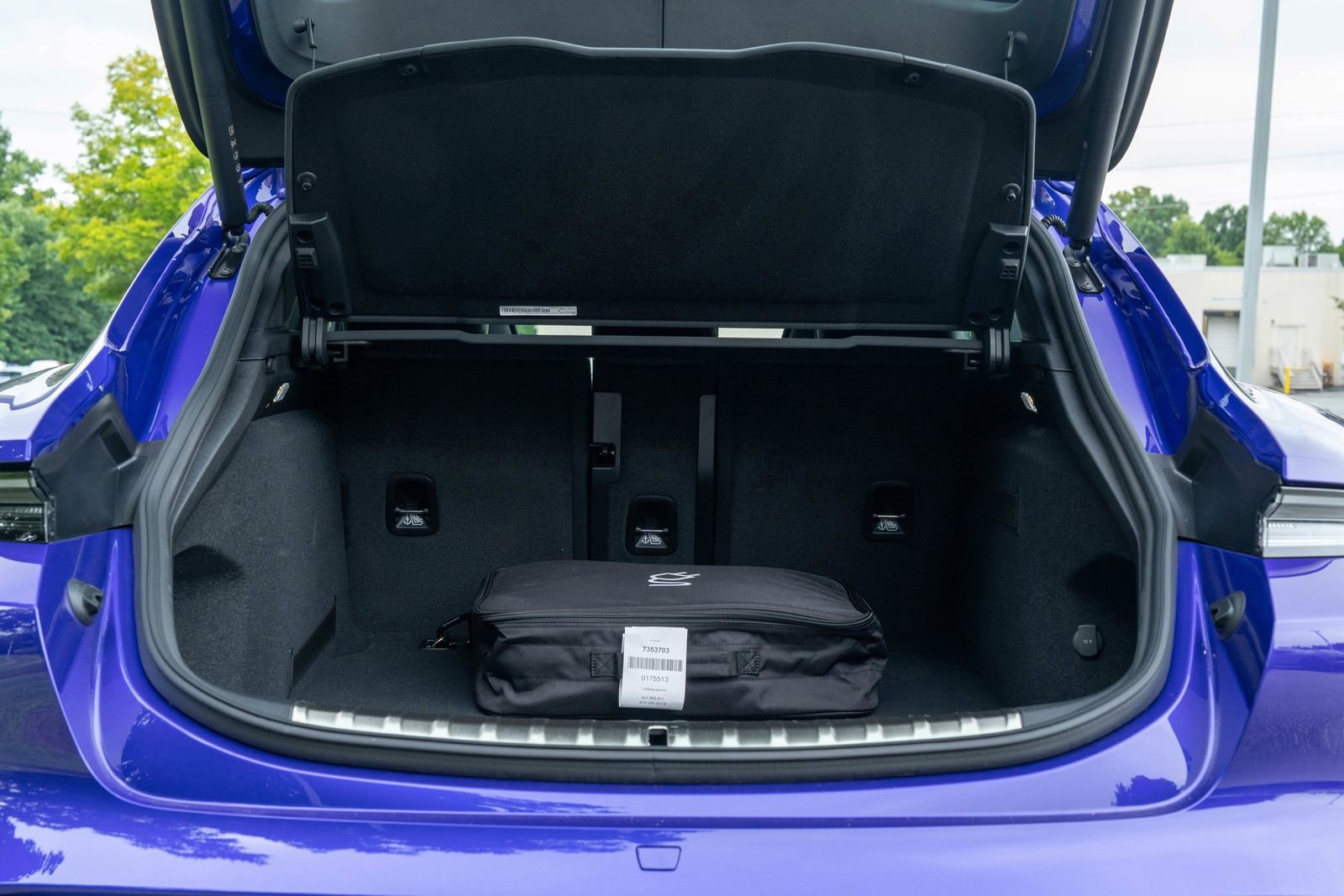 2025 Porsche Taycan Base - Photo 16