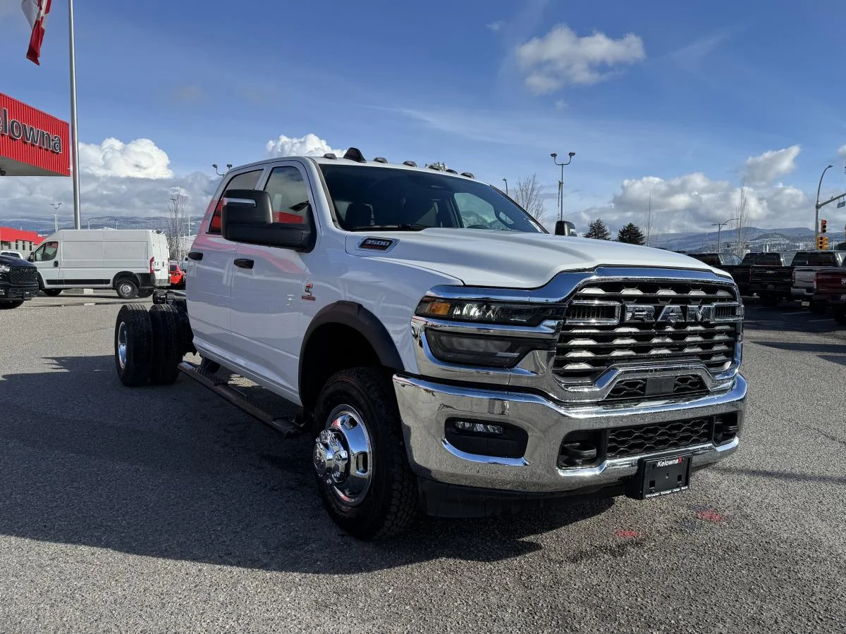 New 2026 White RAM Tradesman 4x4 Crew Cab 172.4" WB image 3