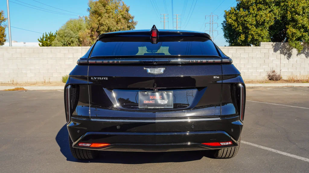 2027 Cadillac LYRIQ Premium Luxury - Photo 8
