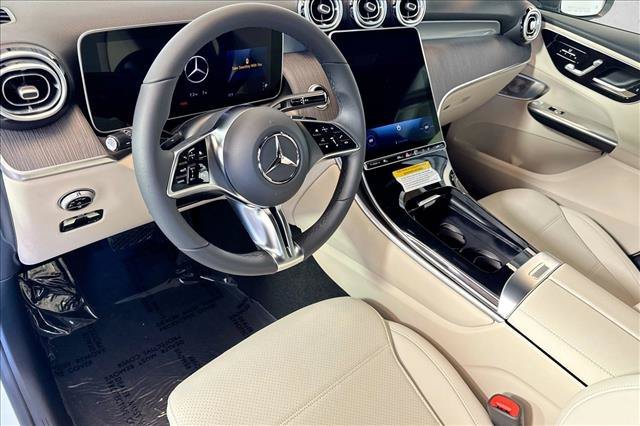 New 2026 Polar White Mercedes-Benz GLC 300 image 39