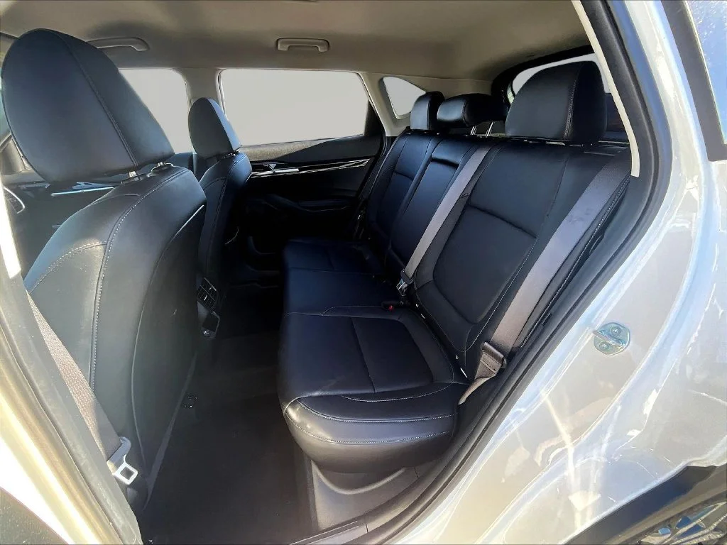 Used 2023 White Kia SX image 23
