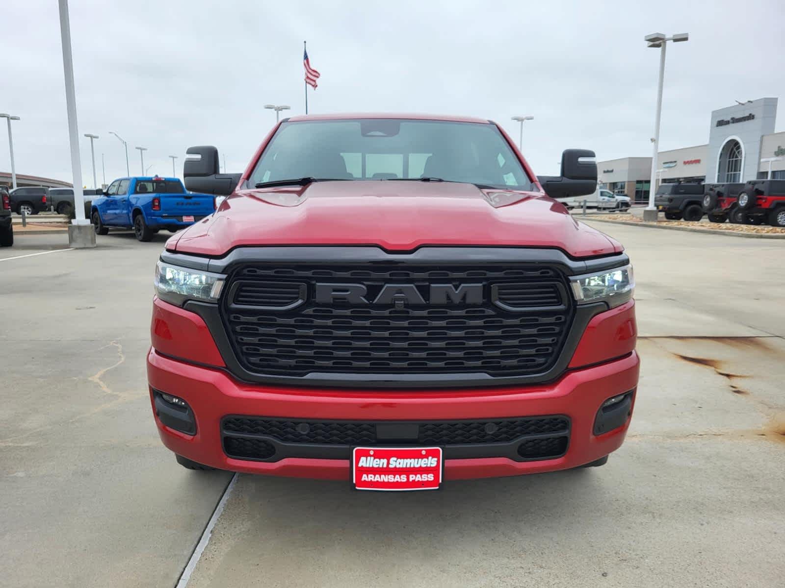 New 2026 Molten Red Pearl-Coat Exterior Paint RAM Lone Star image 8