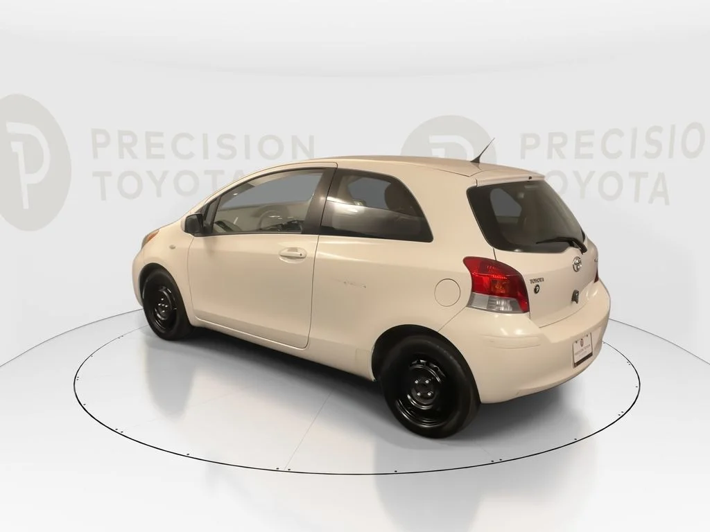 Used 2009 Polar White Toyota Base image 12