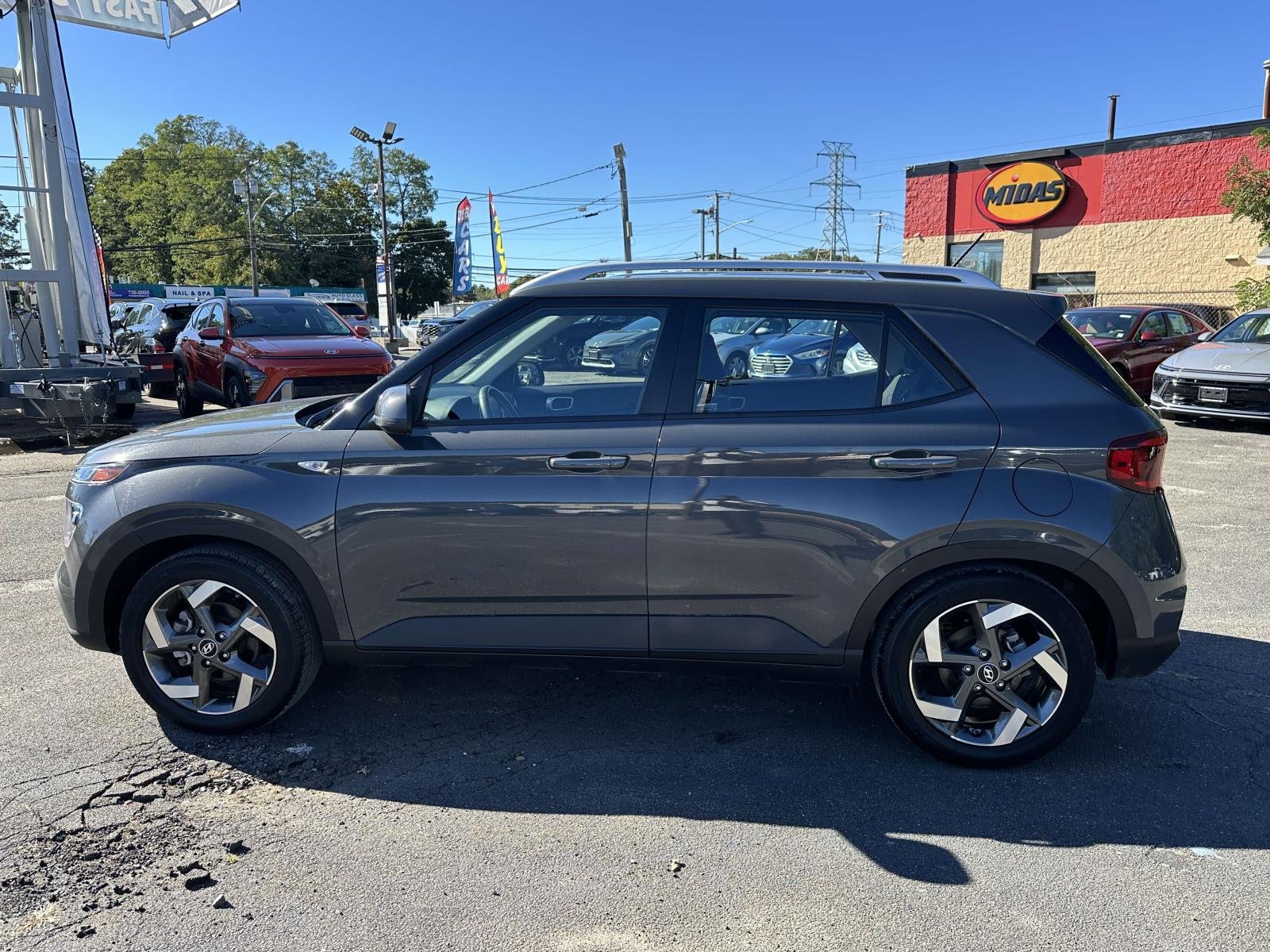 Certified Used 2023 Gray Hyundai SEL image 9