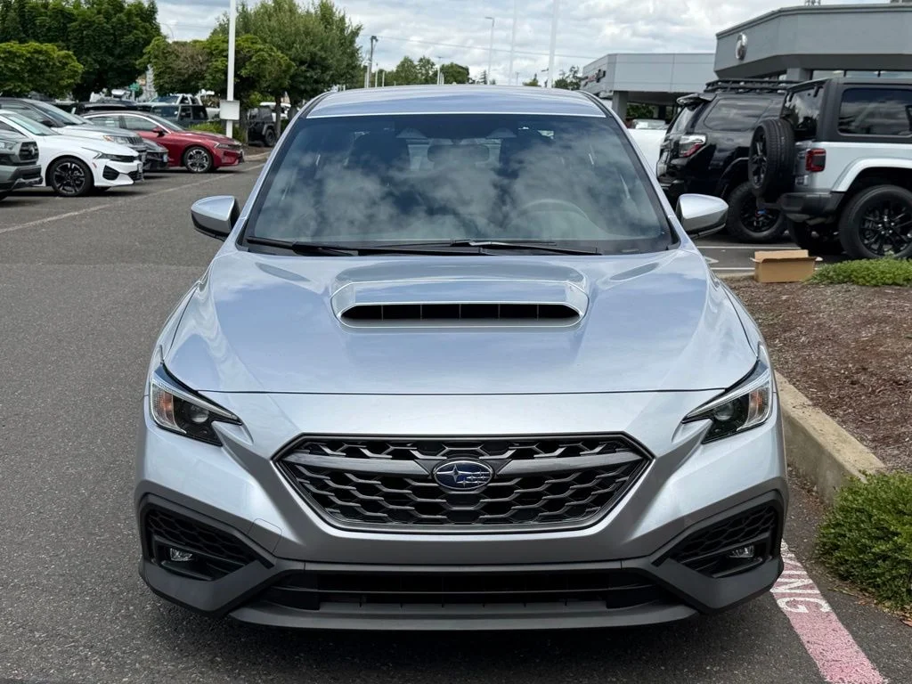Used 2024 Ice Silver Metallic Subaru Premium image 3
