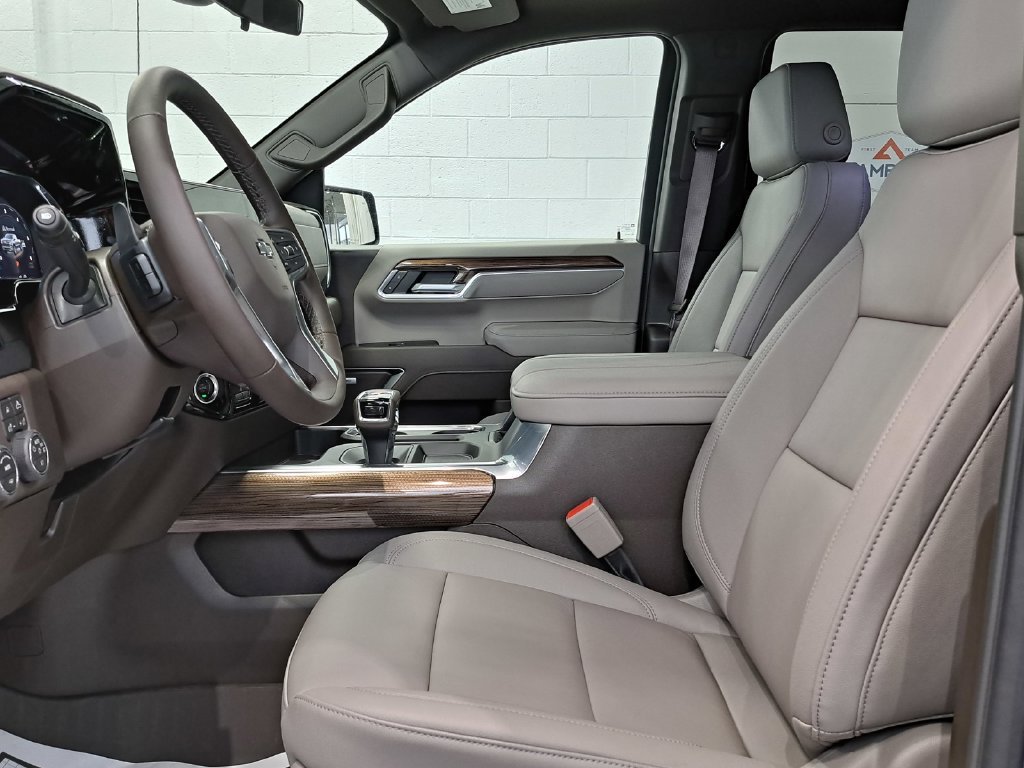 2026 Chevrolet Silverado 1500 RST Crew Cab Pickup Slide 10