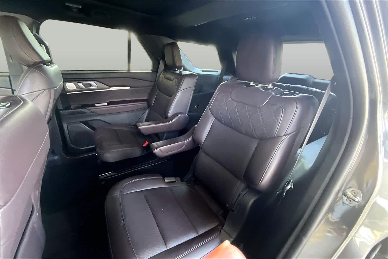 Used 2025 Carbonized Gray Metallic Ford Platinum image 21