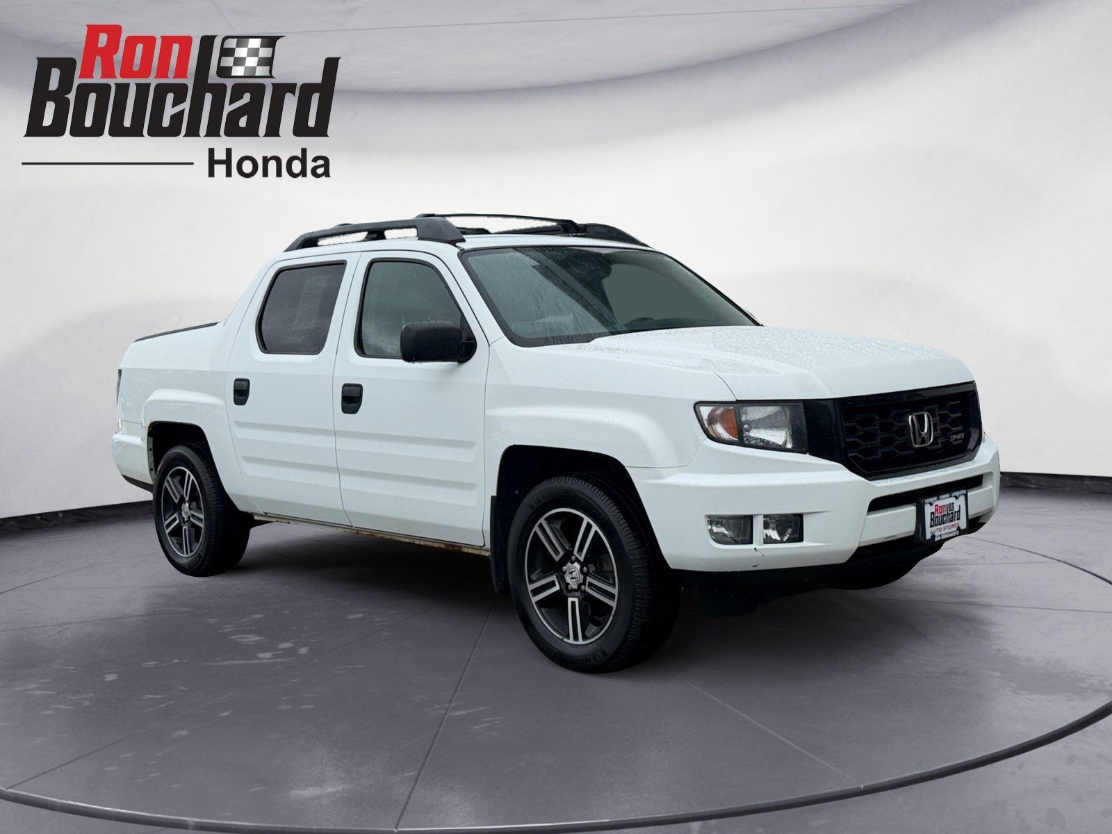 White 2014 Honda Ridgeline Pickup Truck Four-Wheel Drive