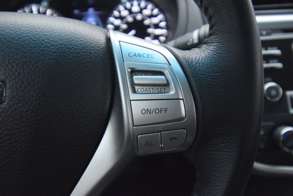 Used 2016 Silver Nissan 2.5 SV image 25
