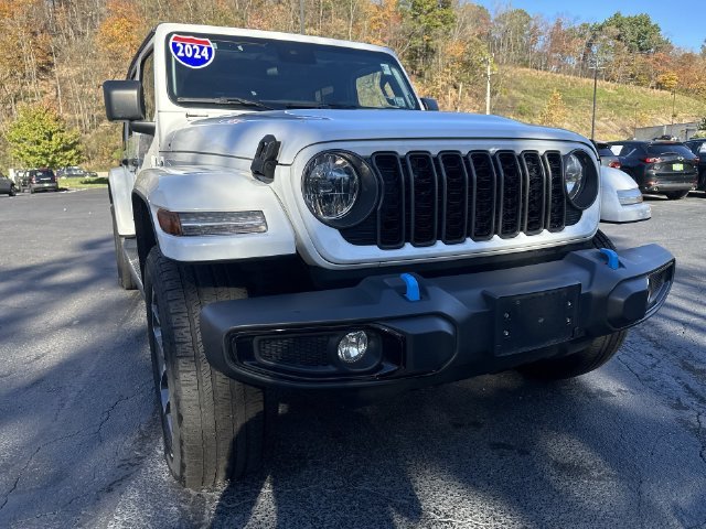 Used 2024 White Jeep Sport S 4xe image 18