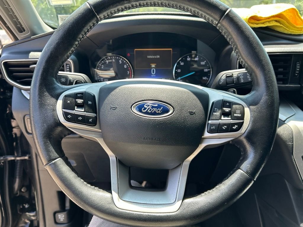 Used 2020 Black Ford XLT image 11