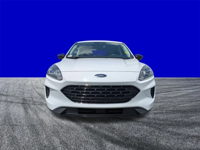 Certified Used 2022 Oxford White Ford SE image 9