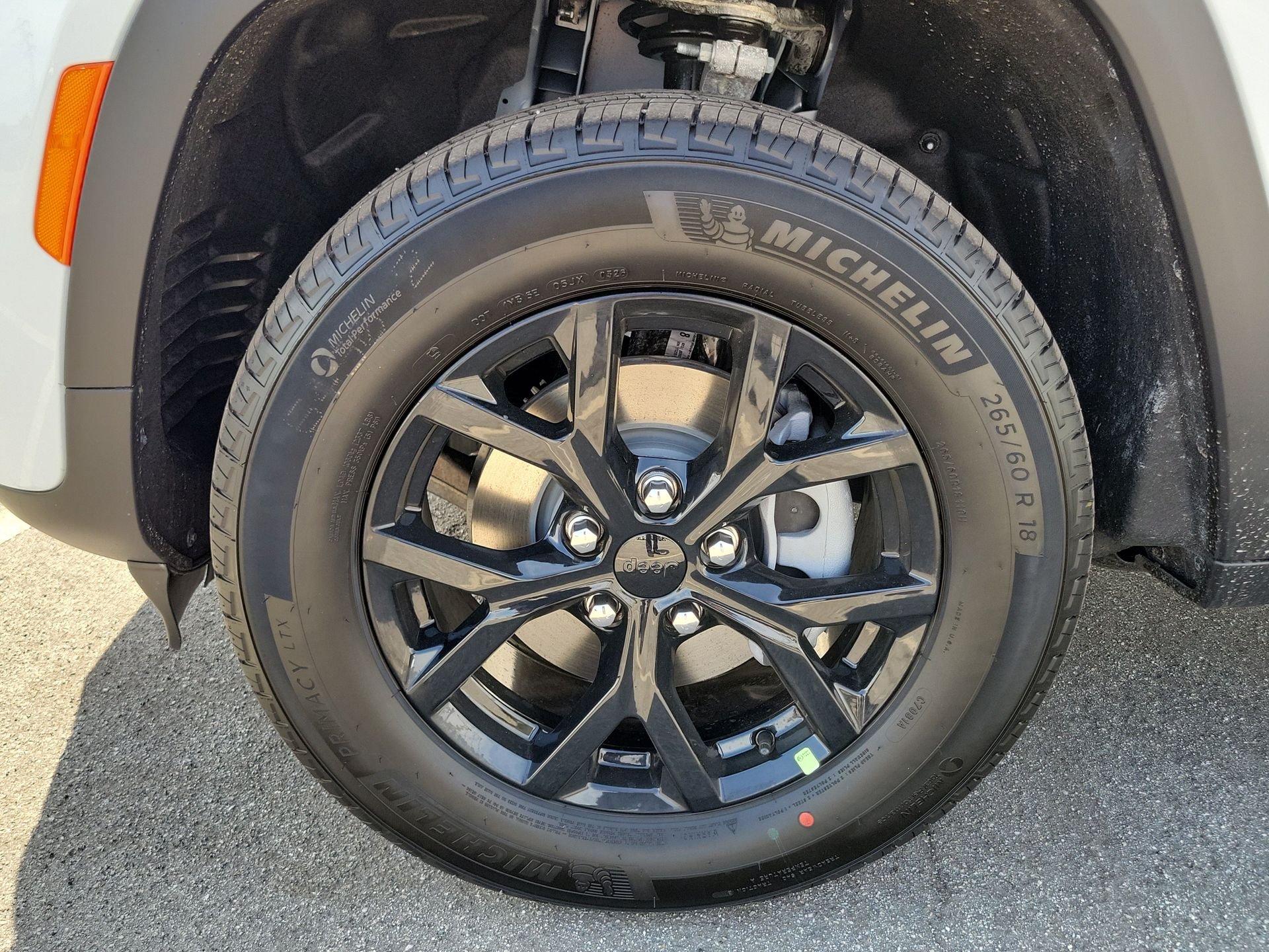 New 2026 Bright White Clear-Coat Exterior Paint Jeep Altitude image 19