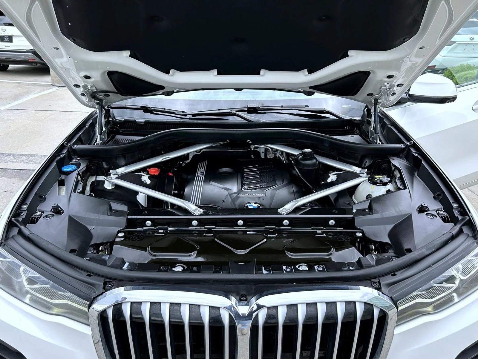 Used 2020 White BMW xDrive40i image 26