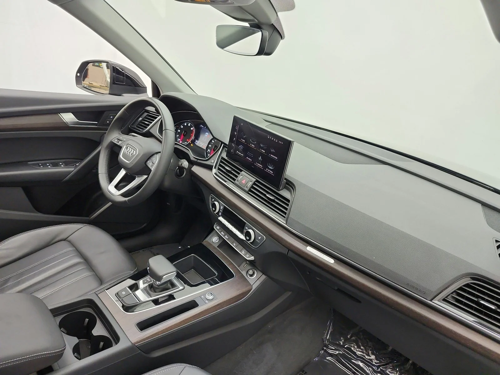 Used 2023 Mythos Black Metallic Audi Premium 40 TFSI quattro image 19