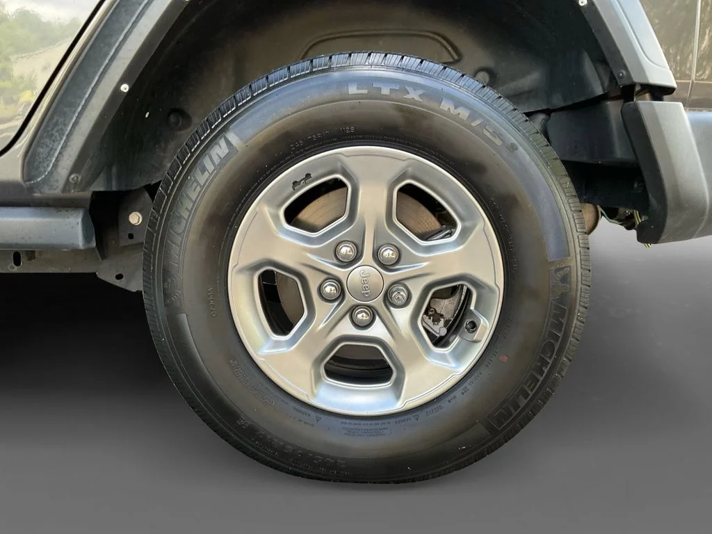 Used 2021 Gray Jeep Unlimited Willys image 8
