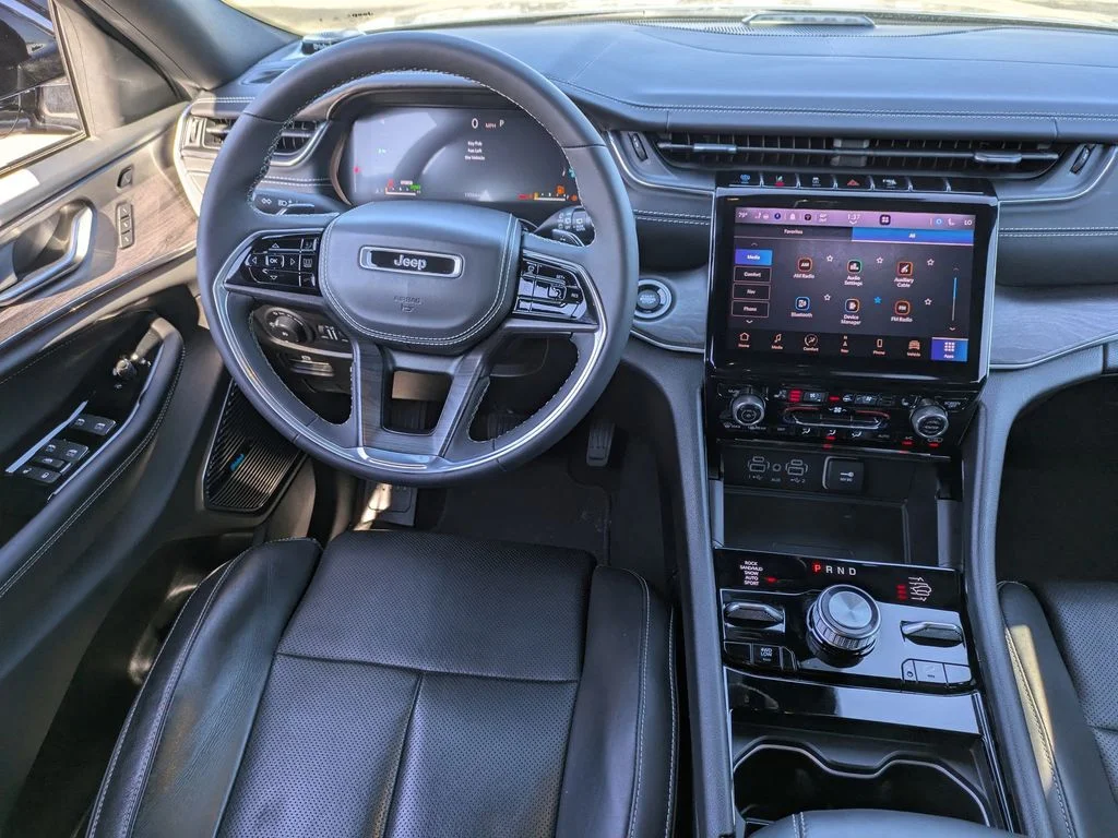 Used 2022 Gray Jeep Overland 4xe image 18